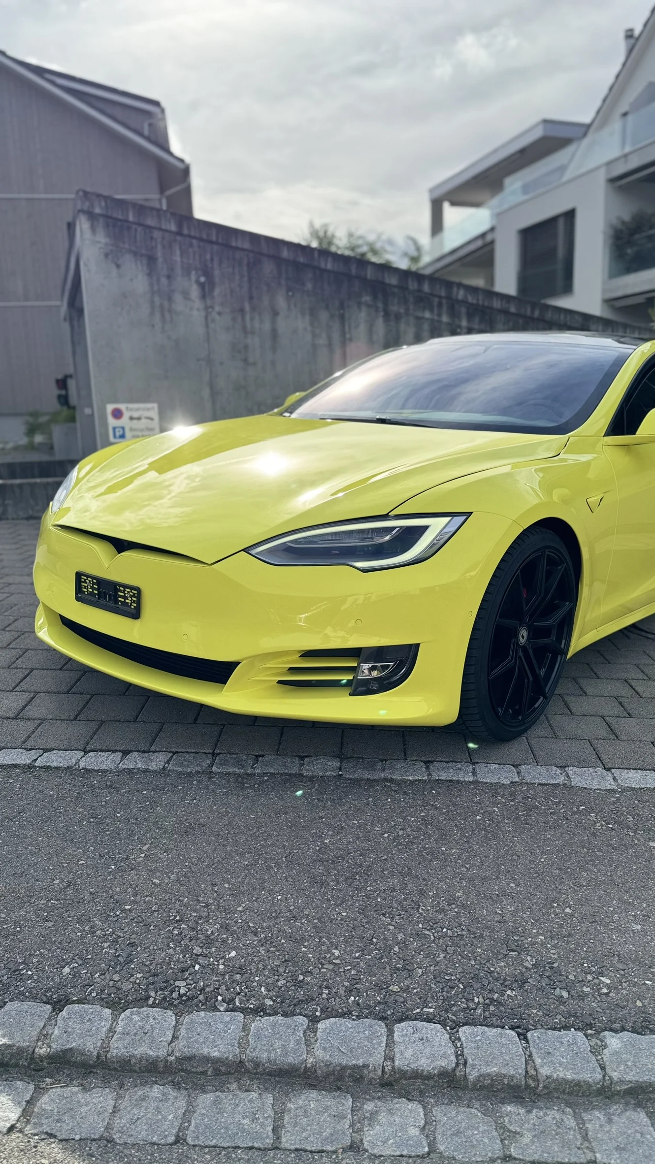 Car Wrapping Vorher-Nachher Vergleich Tesla Model S Thurgau
