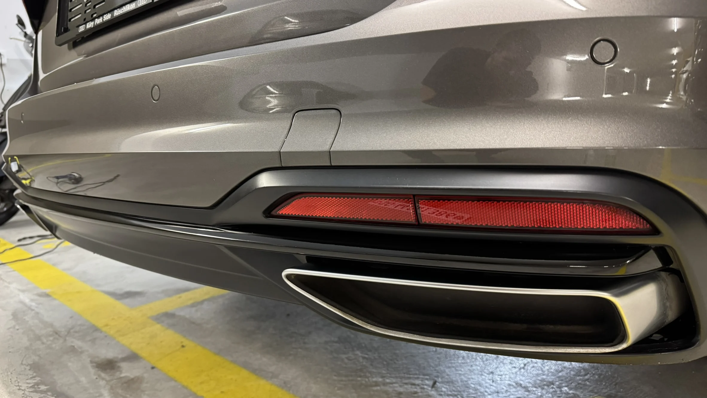 Scheibentönen 98% + Chrome Delete Avery Schwarz Glanz Audi A4